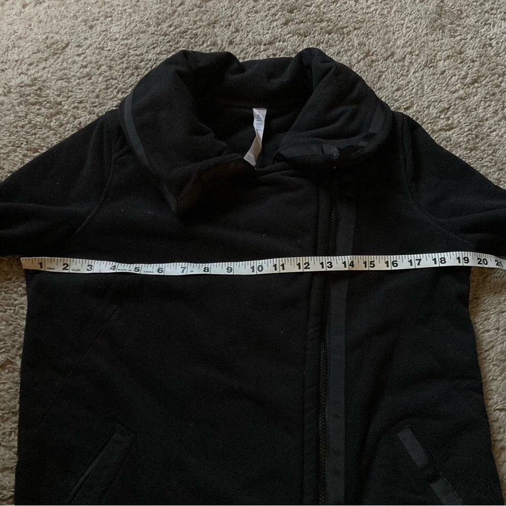 Lululemon Jacket - Picture 12 of 12